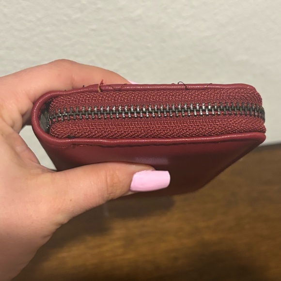 Badgley Mischka Red Quilted Wallet NWOT - Picture 6 of 9